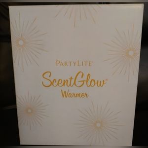 New PartyLite SentGlow Fragrance Warmer - Silver Moon P91586